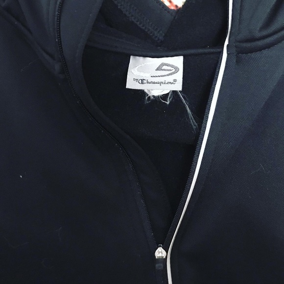 Champion quarter zip, size: men’s s and women’s xs - Picture 2 of 2